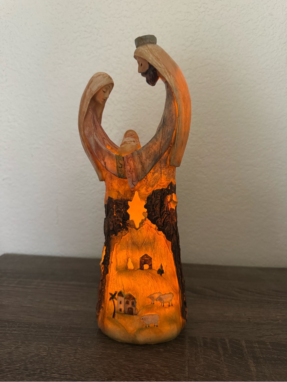 Holy Family Illuminate Figurine with Jesus, Mary and Joseph.